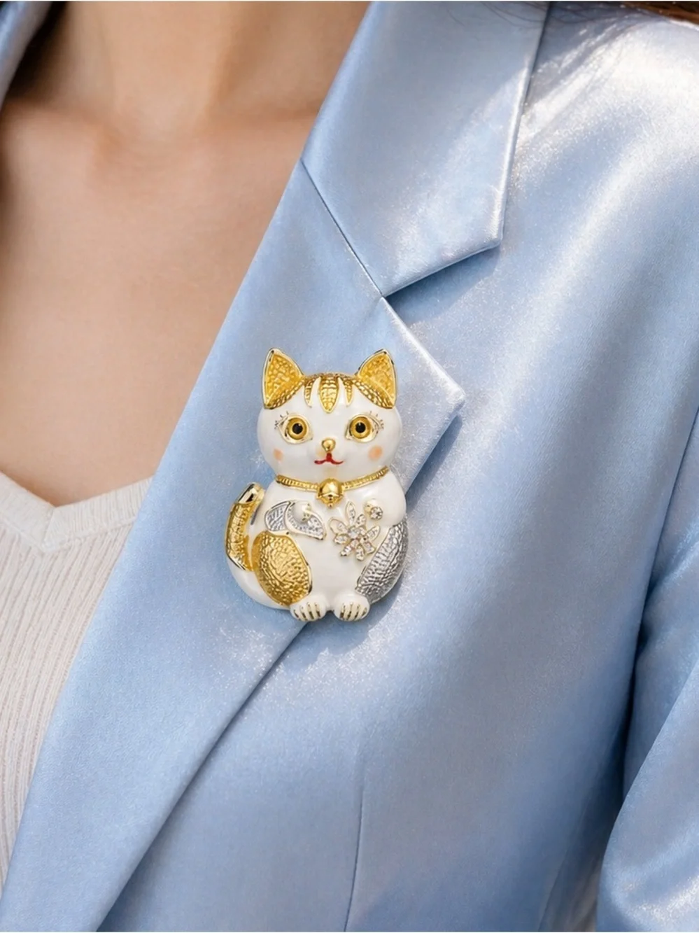 Lucky Gold Cat Brooch